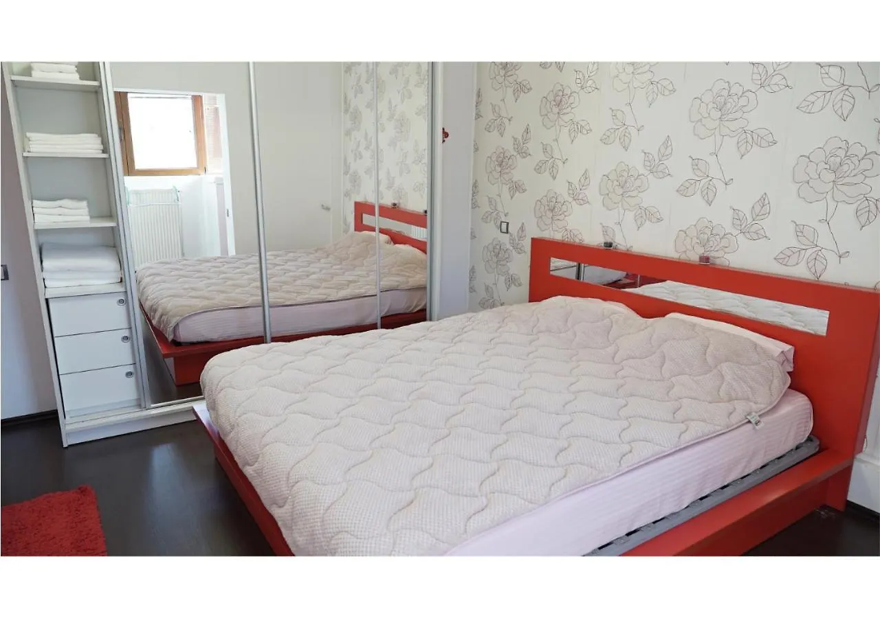 Cozy Parc Sebastian Apartment Bucureşti 0*,